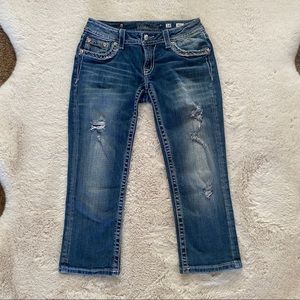 MISS ME SIGNATURE CUFFED CAPRI 28